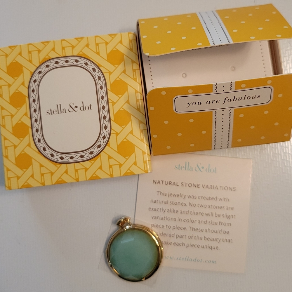 Stella & Dot Green Pendant Locket